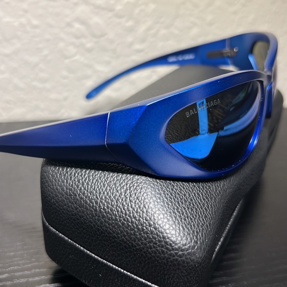 BALENCIAGA RUNWAY METAL SUNGLASSES - Picture 2 of 8